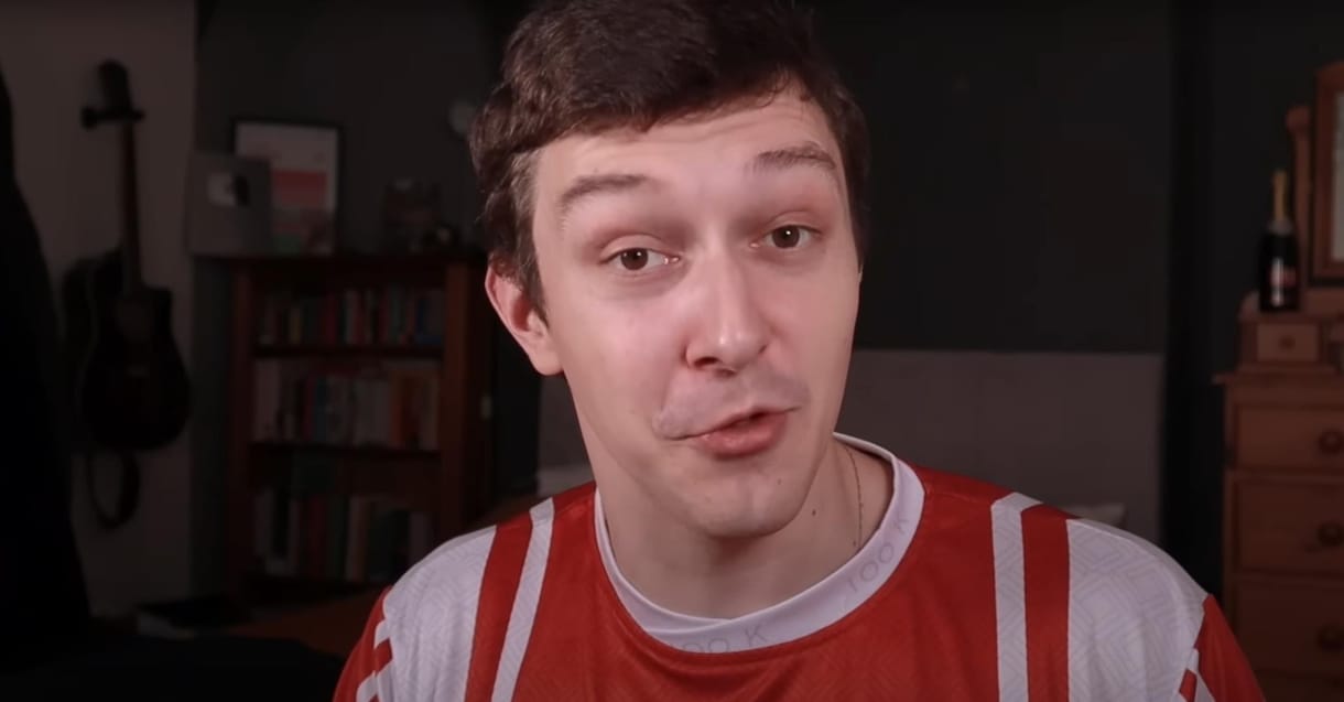 Otthagyta az állását a Football Manager játék miatt, most kétszer annyit keres a YouTube-videóival