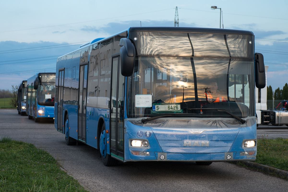 Megverte a buszsofőrt egy férfi Solymáron
