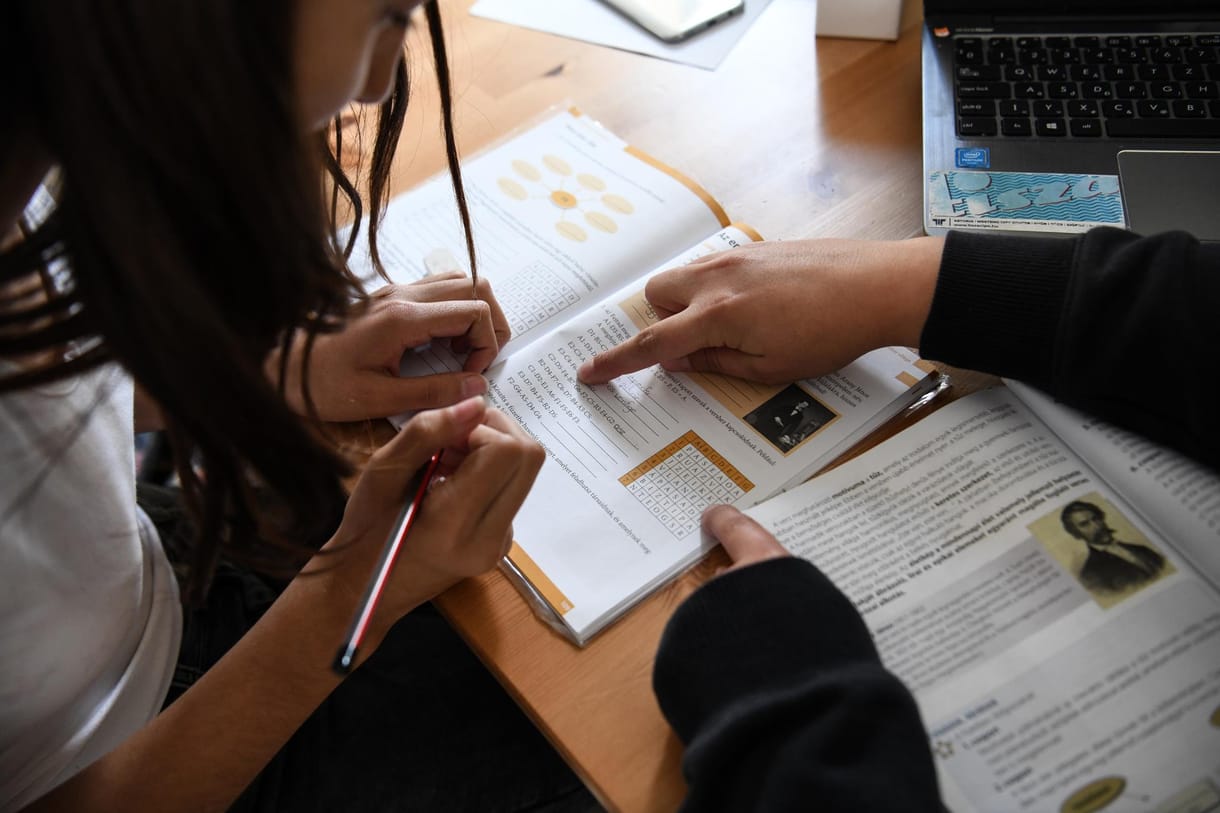 Megcsinálta a házi feladatot, be is akarta adni, csak épp a küldés gombot nem találta