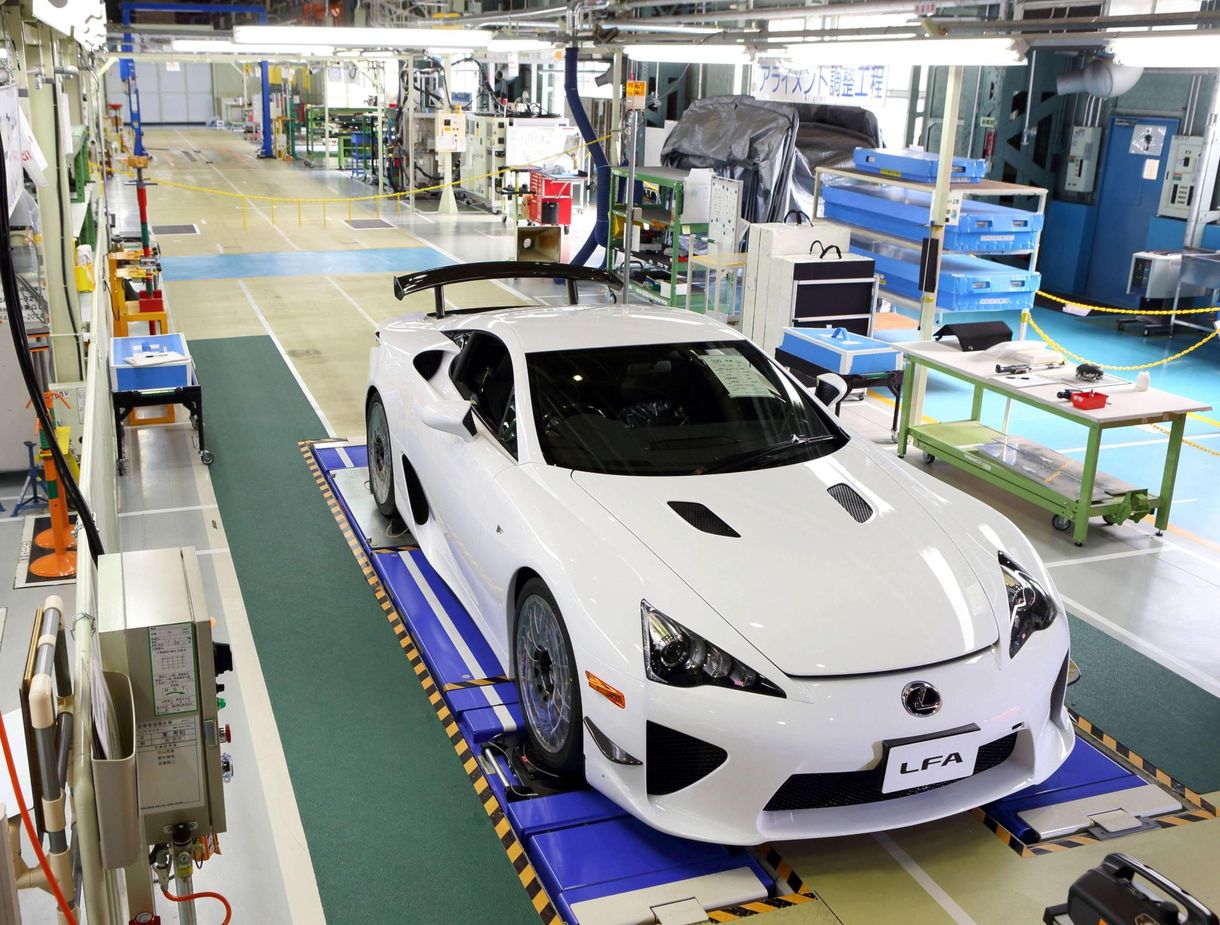 Elkészült a Lexus szuperautójának utolsó példánya
