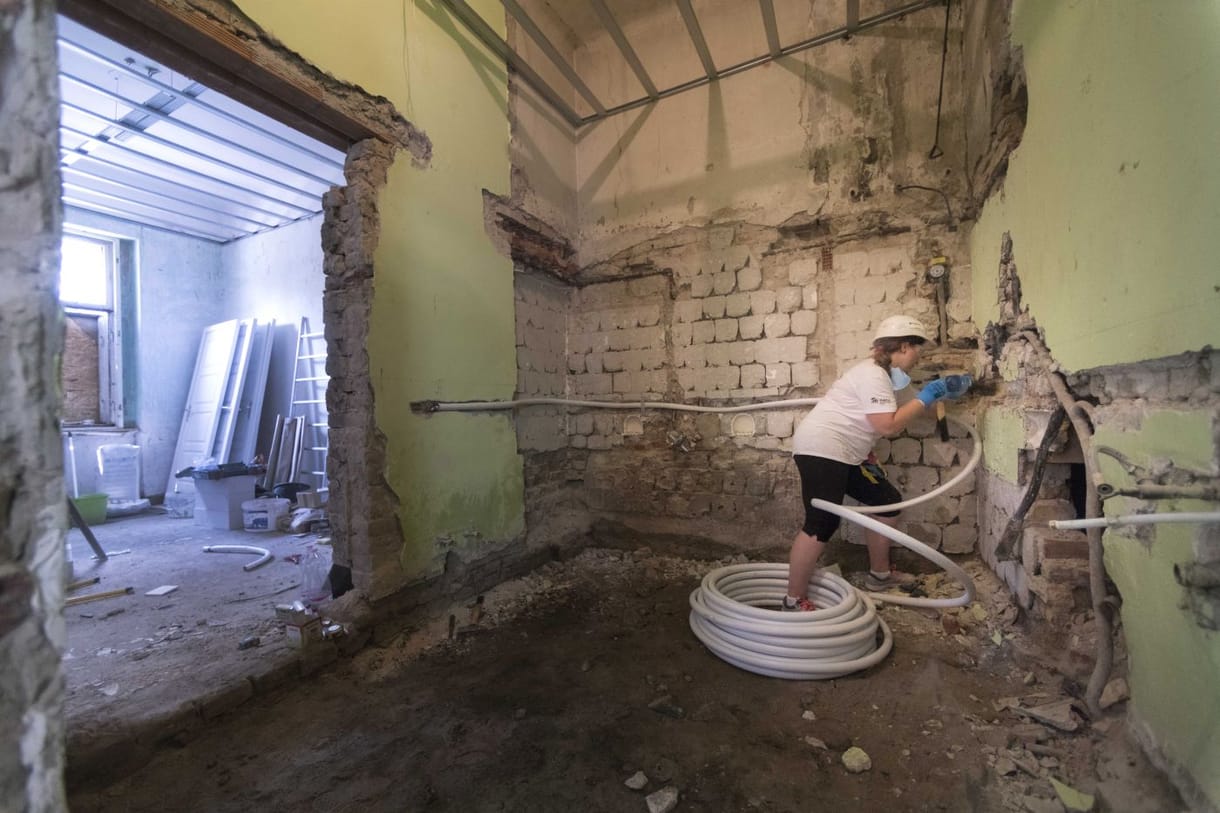 Több százezer forinttal drágulhat a felújítás a lakástakarékok nélkül