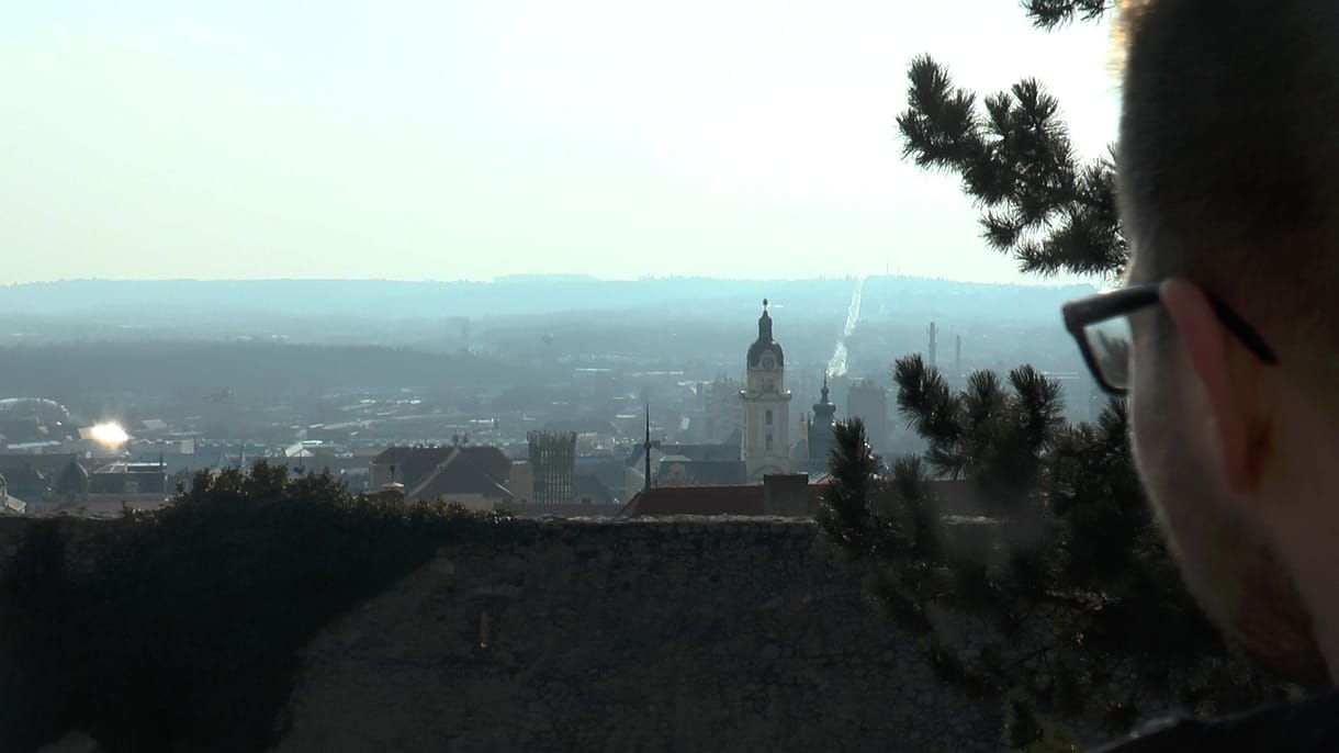 Egy város, ahol mindenki azt hiszi, legyőzheti a Fideszt – videó