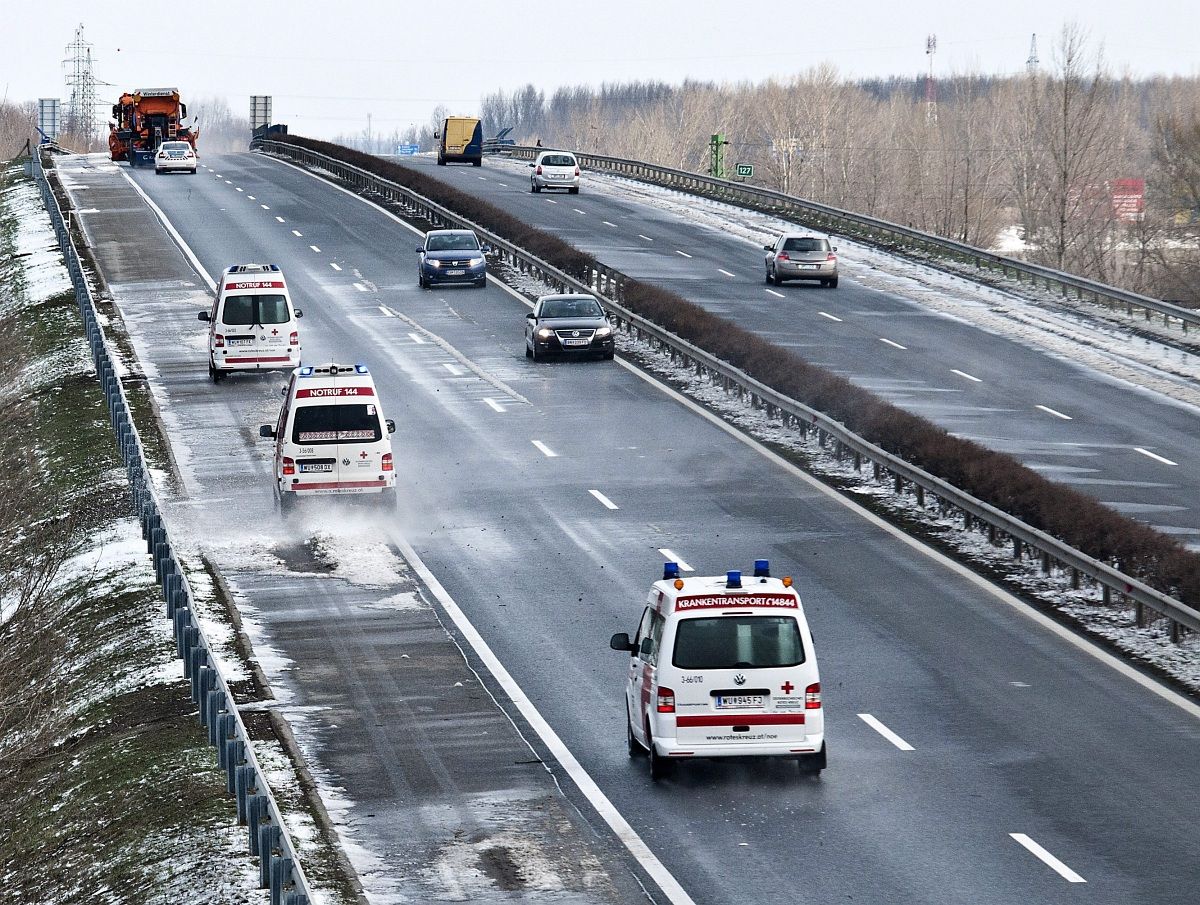 Mégsem nyílt meg teljesen az M1-es