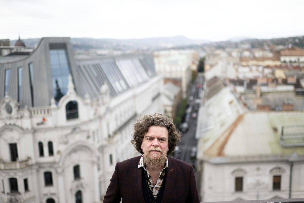Jeroen Olyslaegers flamand író: Orbánt most nagyon frusztrálhatja, hogy ki van szolgáltatva Putyinnak