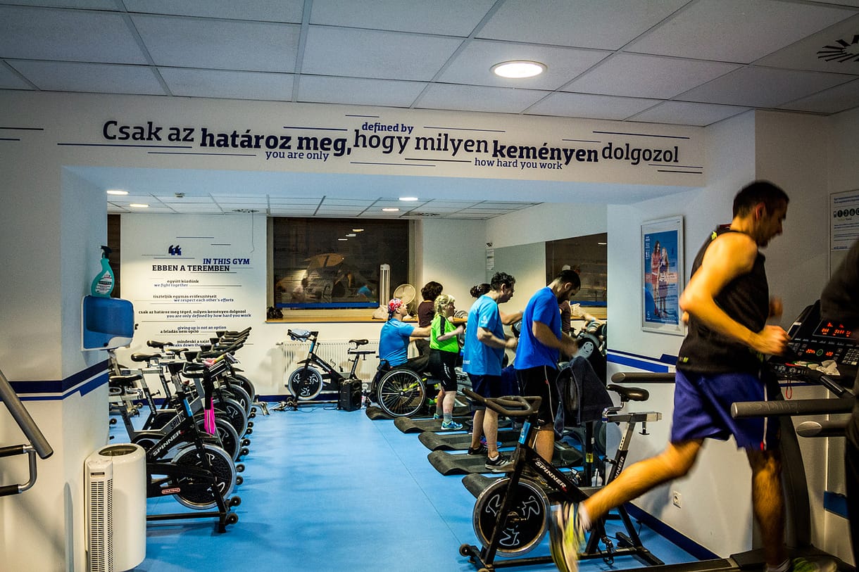 Koronavírus: mi a helyzet a fitnessközpontokan és az uszodákban?