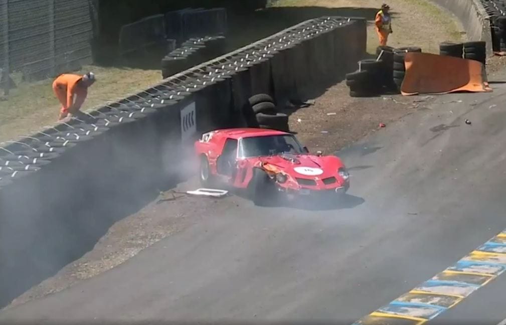 Rendeltetésszerű használat közben összetörték a Ferrarit, amiből egy van a világon