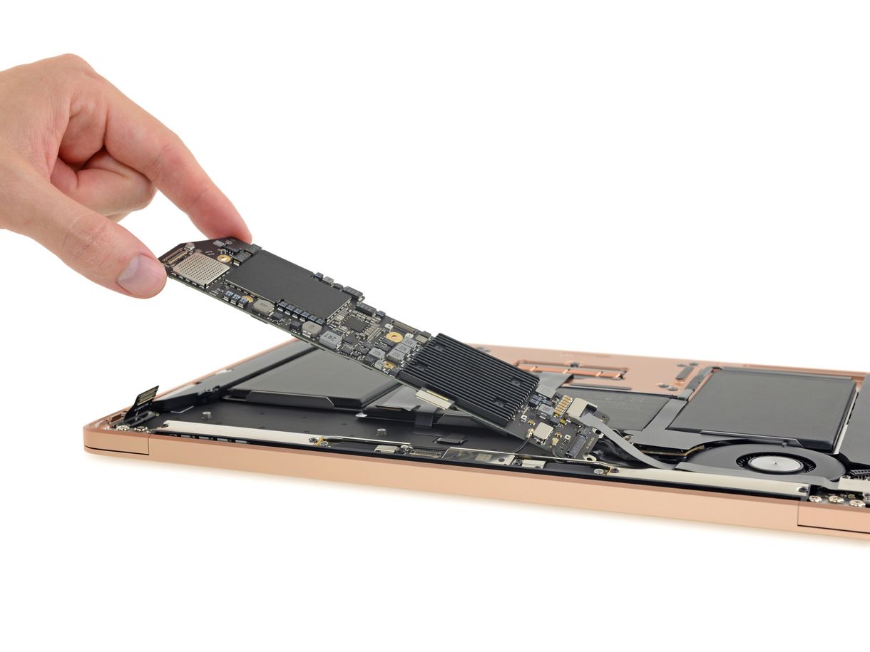 Szétszedték az új MacBook Airt, és nem voltak elájulva tőle a szerelők