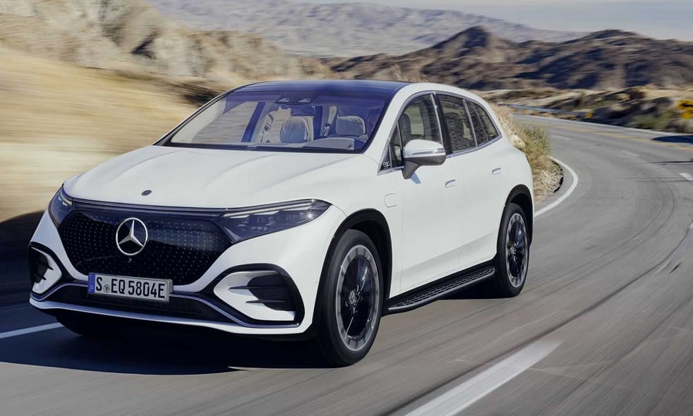 544 lóerős hatalmas elektromos szabadidő-autó: itt a Mercedes EQS SUV