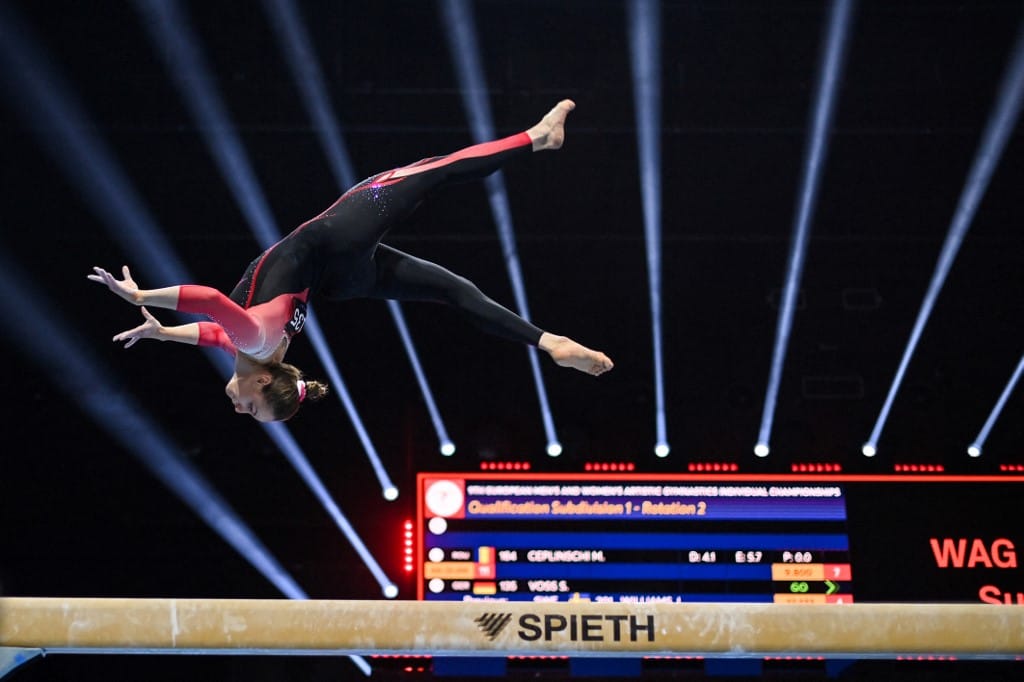 Az egész testét takaró dresszel állt ki a sportág átszexualizáltsága ellen egy tornásznő