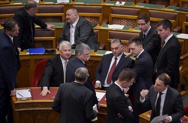 A lex Czeglédiről és a magántanulói státusz megszüntetéséről is szavaznak kedden