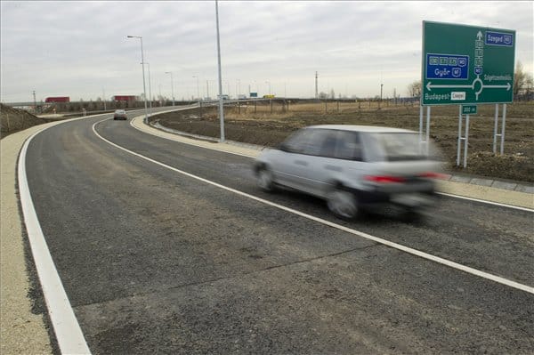 Átadták a Csepel-szigeti gerincút első szakaszát