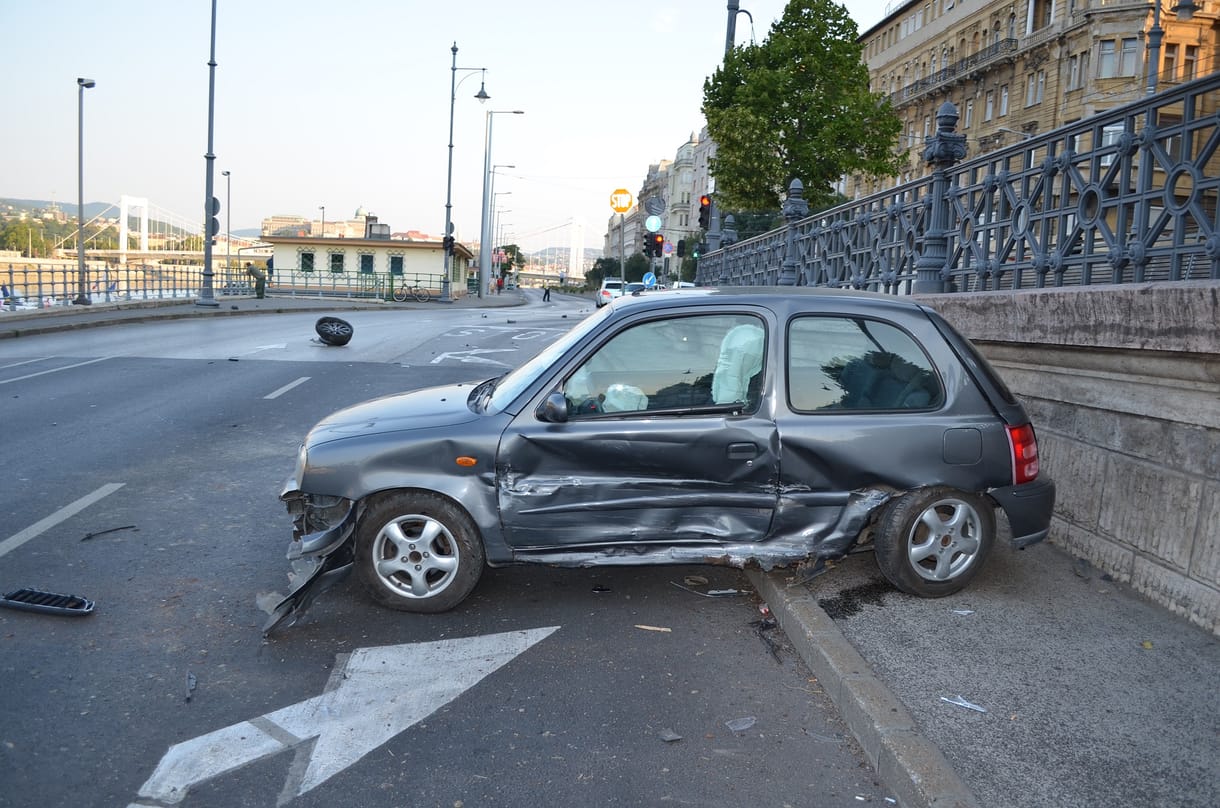 Nem igazán ment a jobb oldali közlekedés a Budapesten karambolozó briteknek