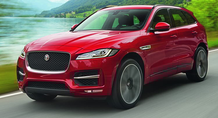 Egy fejenátfordulással indított a Jaguar első szabadidőautója - videó