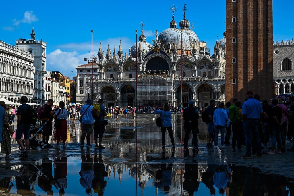 Korlátozni fogják még a Velencébe belépő turistacsoportok létszámát is