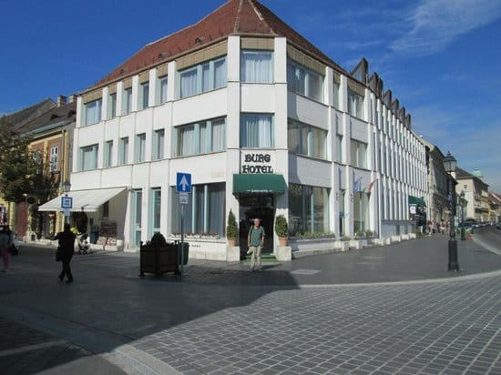 Az MNB alapítványa veheti meg az államtól a Burg Hotelt a Budai Várban