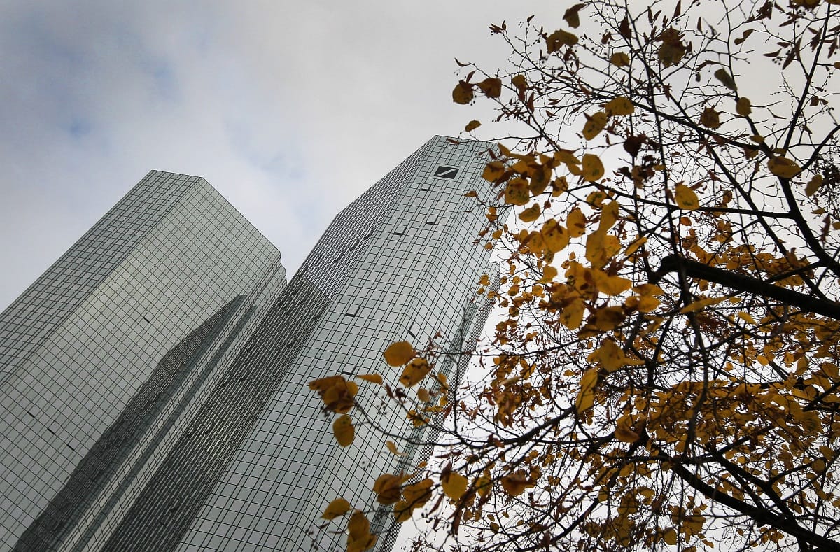 Több mint 30 ezer embert rúgnak ki a Deutsche Banktól, osztalék sem lesz