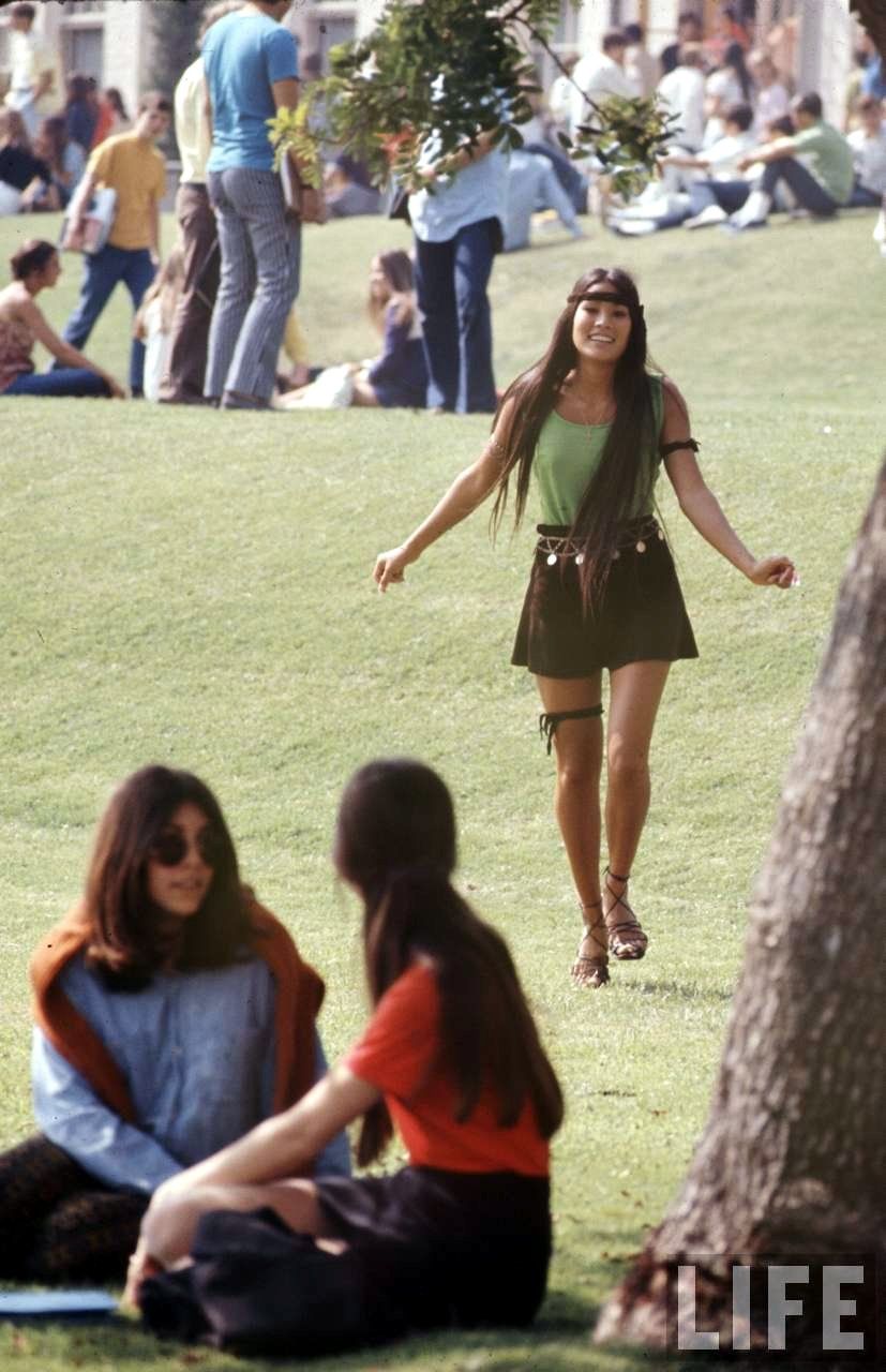 Ez volt a divat: múltidéző középiskolás öltözködés `68-ból