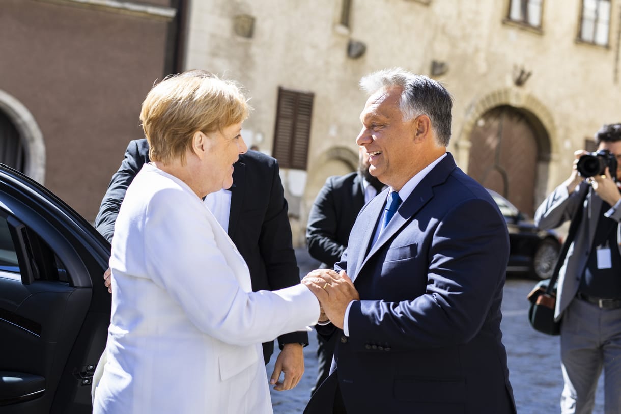 Die Welt-tényfeltárás: Így közvetítette ki Merkel a német hadiipari óriást Orbánnak és egy magyar oligarchának