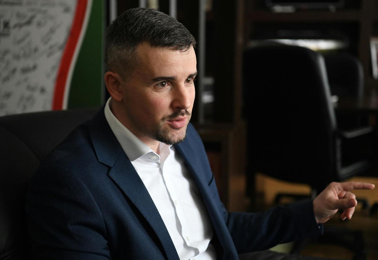 Jakab Péter kilép a Jobbikból, de mandátumát nem adja vissza