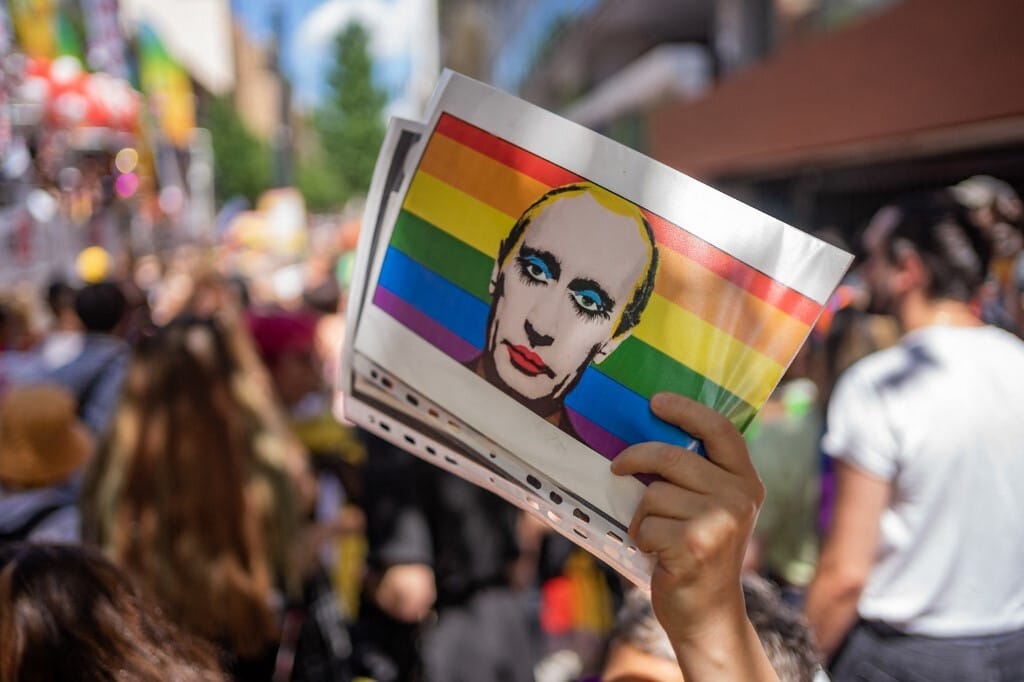 Az orosz elnyomás magasabb fokozata: 100 évre tiltották be a Pride-ot Moszkvában