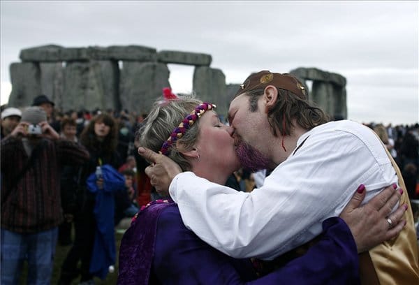 Újra nyugodtan dobolhatnak a druidák Stonhengenél