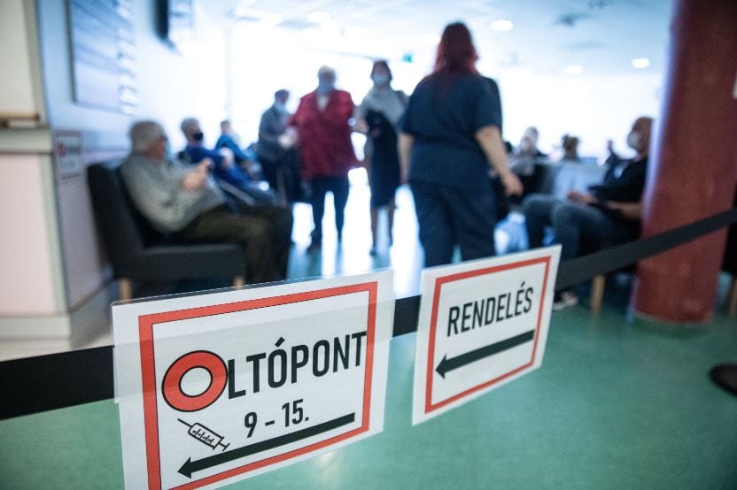 Nagyjából megduplázták a munkaerőhiányt az egészségügyben a kormányintézkedések