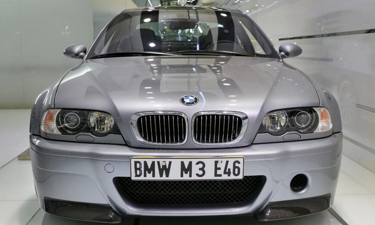 Szuperritka, 19 évesen szinte vadonatúj BMW M3 CSL vár új gazdára