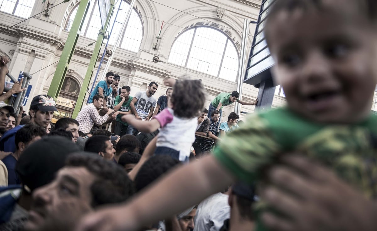 Rengeteg a gyerek a Keleti-káoszban: erre van most szükségük