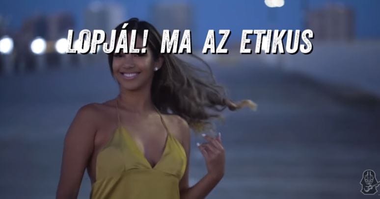 „Nem jön a migráns, élhetünk burokba’, kapom a millákat családi SUV-okra” – itt az új Apa zenél-dal