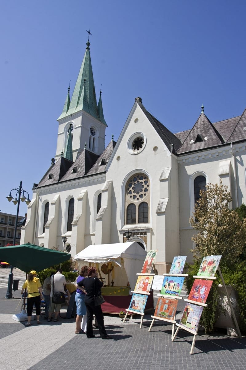 Kaposvár saját erőből épített új városi piacot