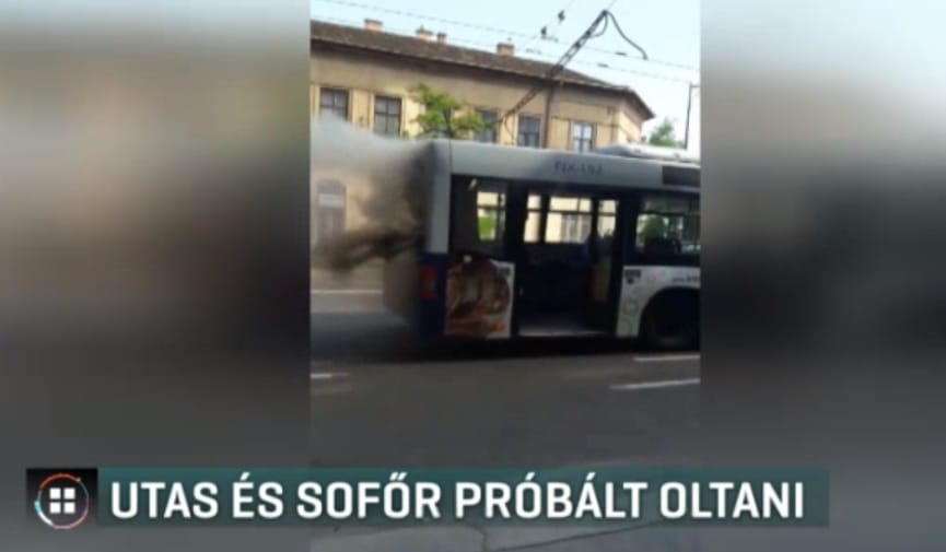 Nagy volt a pánik a Kálvária téren kigyulladt buszon