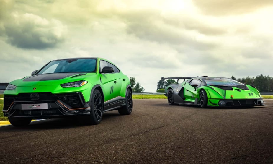 Csak versenyautó tulajok vehetik meg a Lamborghini új szuper SUV-ját
