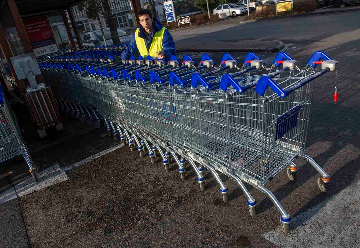 A szakképzetlenek egyre jobban féltik az állásukat