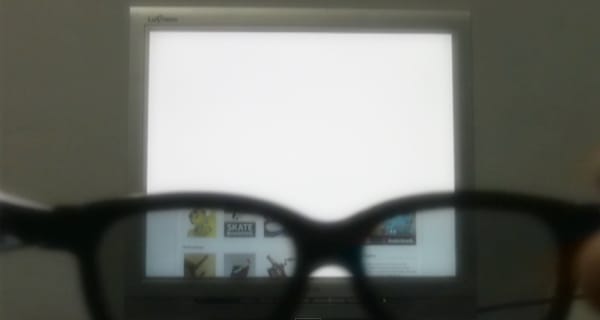 Fő a diszkréció - csak szemüveggel látható a monitor