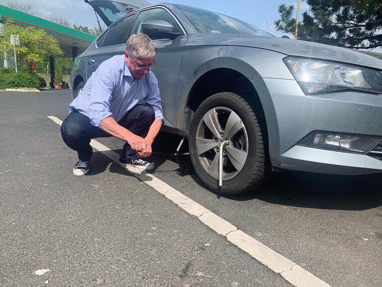 Defektet kapott Gyurcsány, de megjavította, és ezt le is fotózta