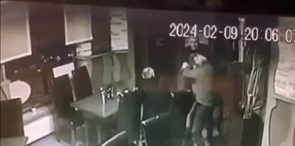 Kikerült egy videó arról, hogy két fideszes összeverekszik egy kocsmában