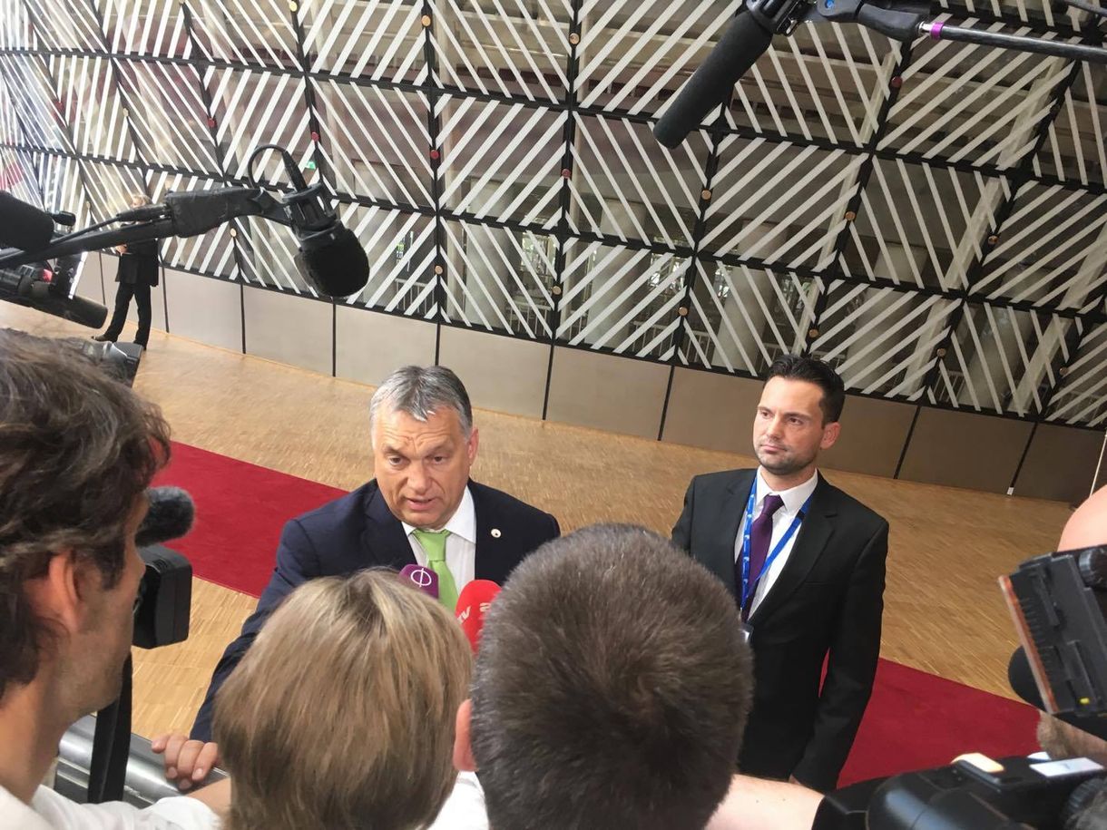 Orbánt tényleg nem érdekli már a plakáttörvény