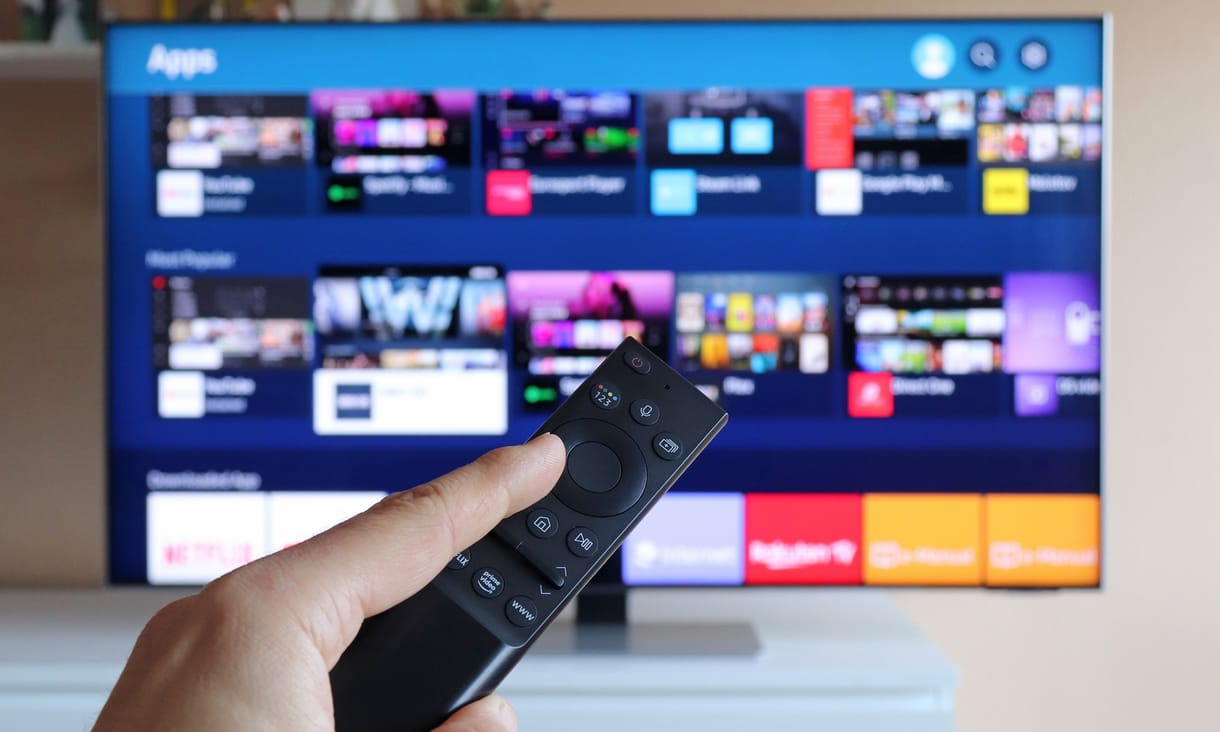 Teszten a Samsung új szupertévéje, Mini LED-ekkel és napelemes távirányítóval