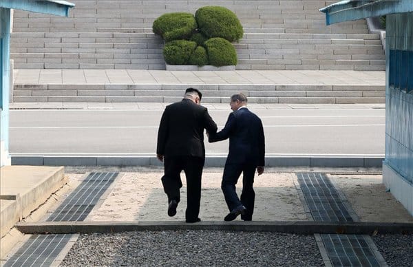 Egyre zavarosabb: újból találkozott az észak- és a dél-koreai vezető