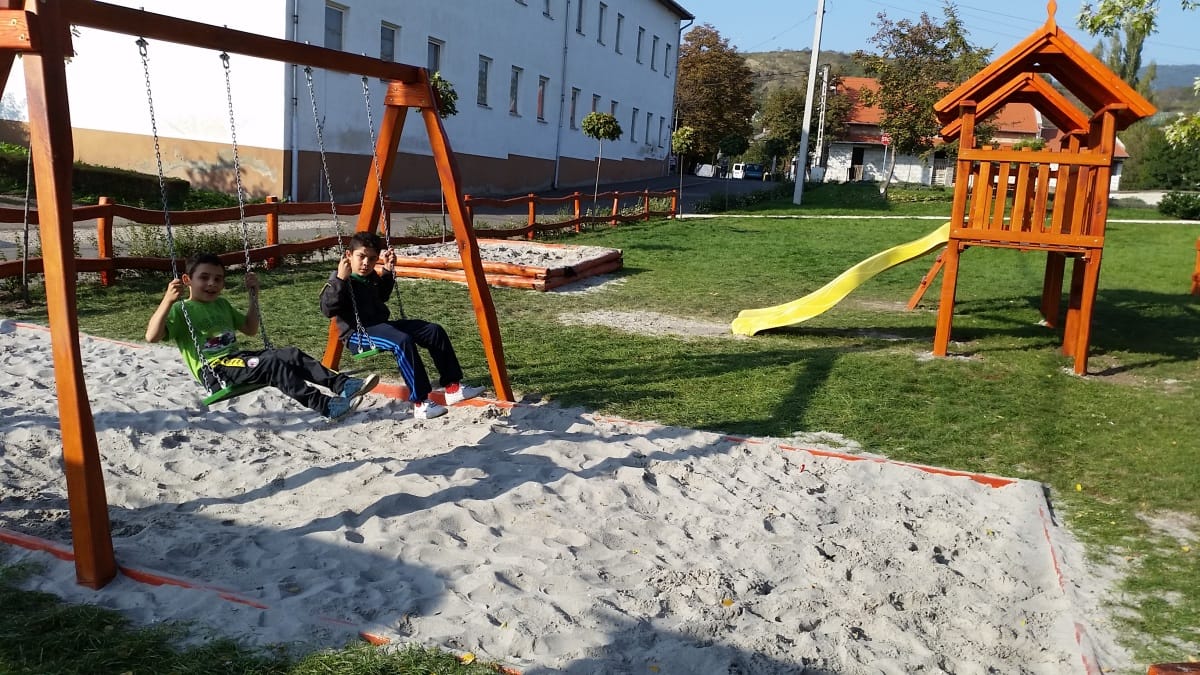 A paszományos, a roma exzsaru meg a köcsögmentesítő