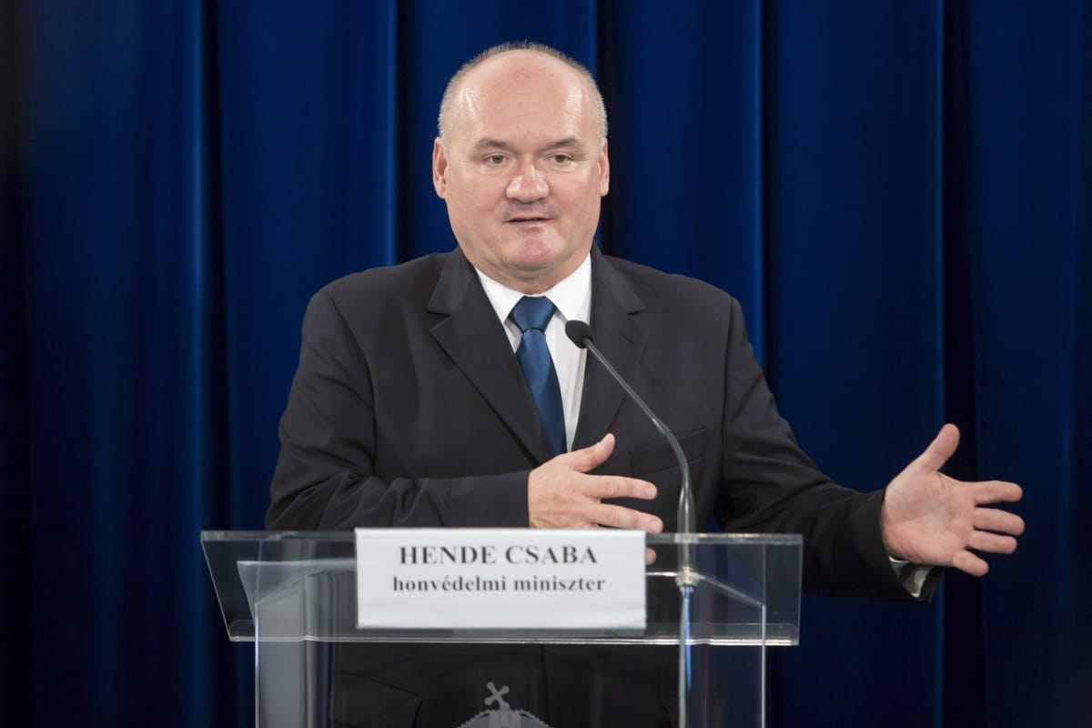 Hende Csaba bocsánatot kért Vadai Ágnestől