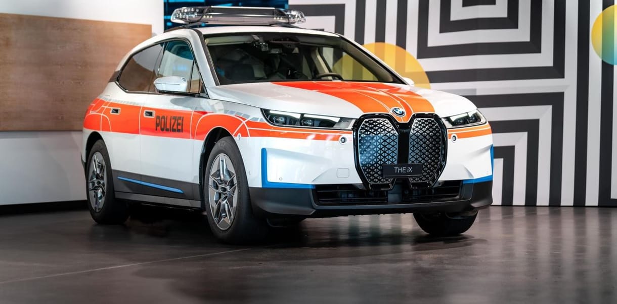 Svájcban már járőrautóként is használják a legnagyobb elektromos BMW-t