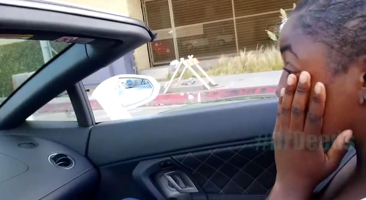 Hajléktalanokat furikáztattak egy Lamborghini Gallardo Spyderrel - videó