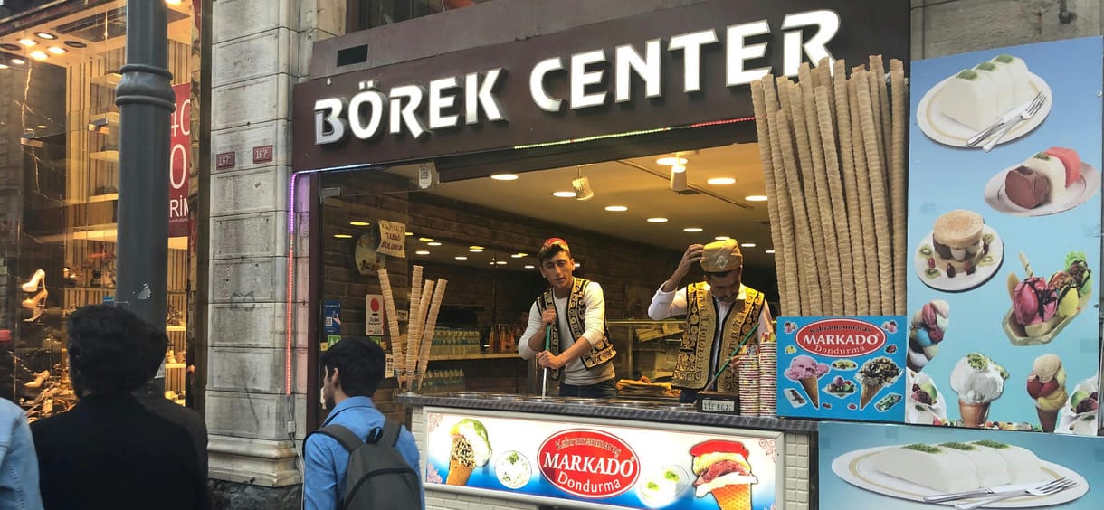 A nagy baklavaháború: a görög receptet Jézussal magyarázzák, a muszlimét mással, de az is finom