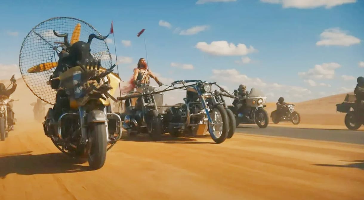 Jön az új Mad Max-film, teljesen őrült járművekből most sem lesz hiány – videó