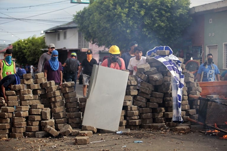 Lövöldöztek a szállodájuk mellett - menekülnie kellett egy magyar csoportnak Nicaraguából