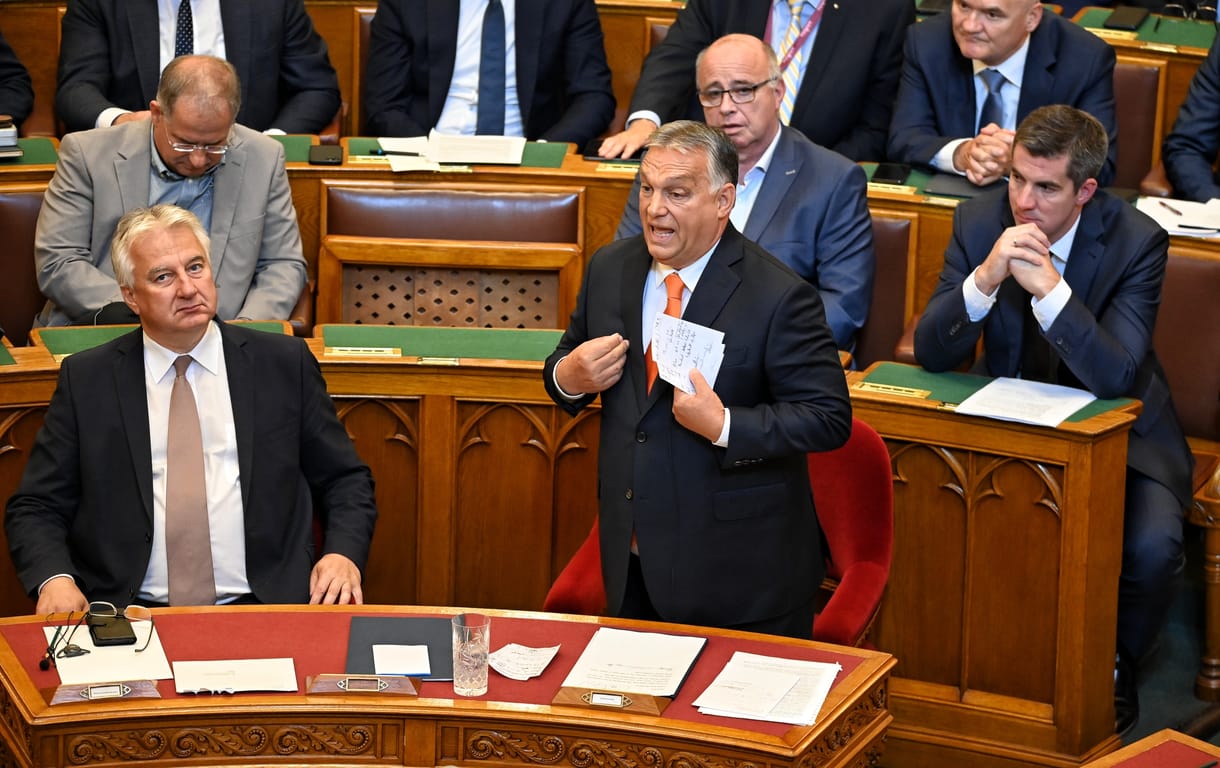 Orbán Viktor két hete: A benzin árának rögzítése kockázatos, inkább emeljük a béreket