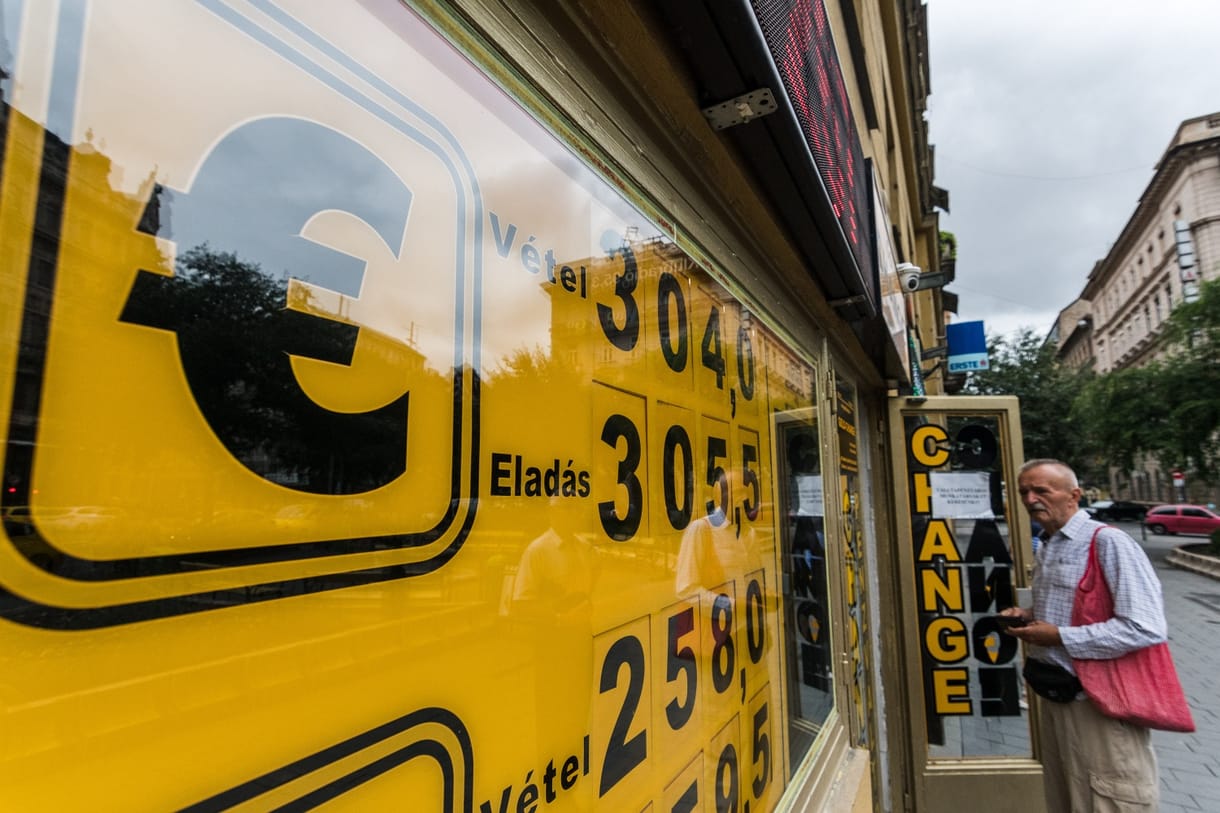 Egy kis ügyességgel jobban járhatunk a pénzváltáskor