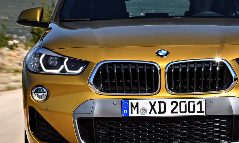 Megérkezett, íme teljes pompájában a kupésra faragott BMW X2
