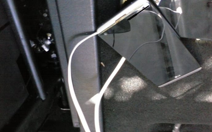 Itt az első igazi fotó az LG még be sem jelentett csodahangzású telefonjáról